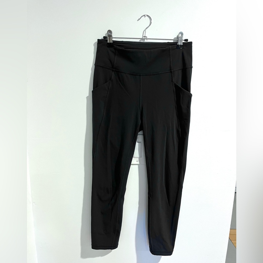 Lululemon Time To Sweat Crop 23" in graphite Size 6